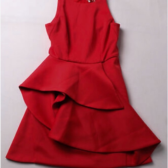 Elegant Red Sleeveless Dress - Picture 1 of 2